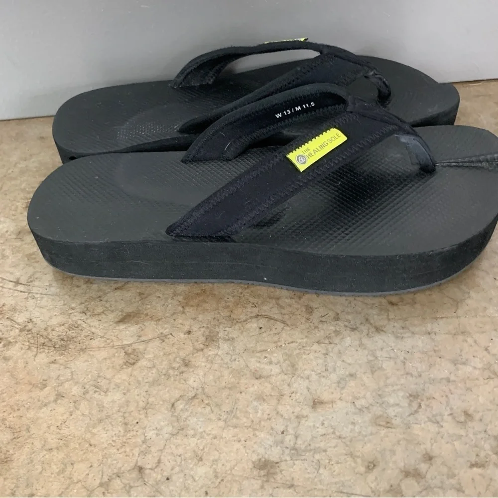 The Healing Sole Black Flip Flops Size M 11.5/W 13‎